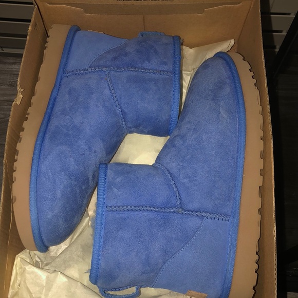 ugg mini - Picture 2 of 3